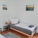 Fusslaeufig Zur Stadt, Smart-tv, Wlan & Platz Fuer Paare & Gruppen * マクデブルク