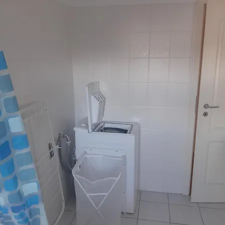 Fusslaeufig Zur Stadt, Smart-tv, Wlan & Platz Fuer Paare & Gruppen * Magdeburgo