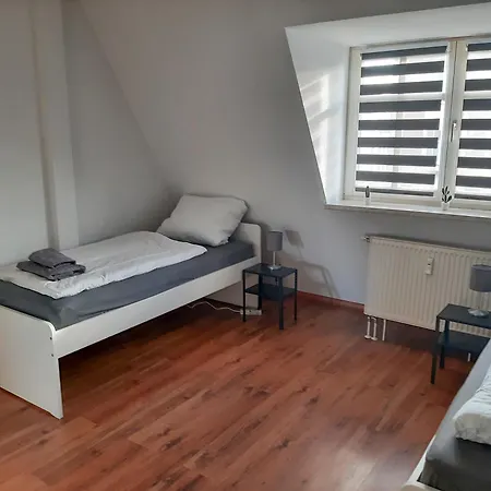 Fusslaeufig Zur Stadt, Smart-tv, Wlan & Platz Fuer Paare & Gruppen Lägenhet *