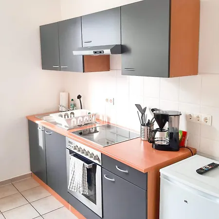 Fusslaeufig Zur Stadt, Smart-tv, Wlan & Platz Fuer Paare & Gruppen Magdeburgo