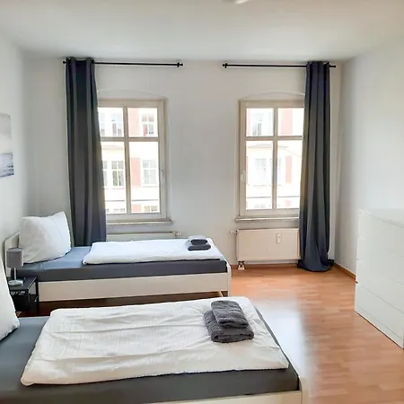 Fusslaeufig Zur Stadt, Smart-tv, Wlan & Platz Fuer Paare & Gruppen Lägenhet