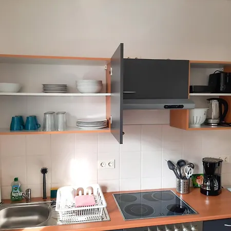 Fusslaeufig Zur Stadt, Smart-tv, Wlan & Platz Fuer Paare & Gruppen Lägenhet *