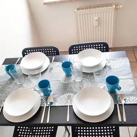 Fußläufig Zur Stadt, Smart-tv, Wlan&platz Für Paare&gruppen Apartment Magdeburg