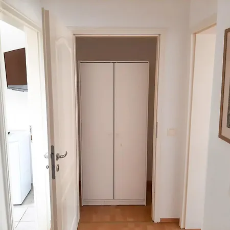Fusslaeufig Zur Stadt, Smart-tv, Wlan & Platz Fuer Paare & Gruppen Appartamento Magdeburgo