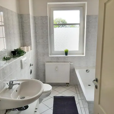 Fußläufig Zur Stadt, Smart-tv, Wlan&platz Für Paare&gruppen