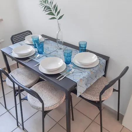 Fußläufig Zur Stadt, Smart-tv, Wlan&platz Für Paare&gruppen *