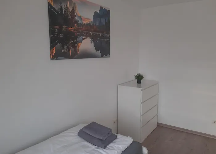 Lägenhet Fusslaeufig Zur Stadt, Smart-tv, Wlan & Platz Fuer Paare & Gruppen Magdeburg