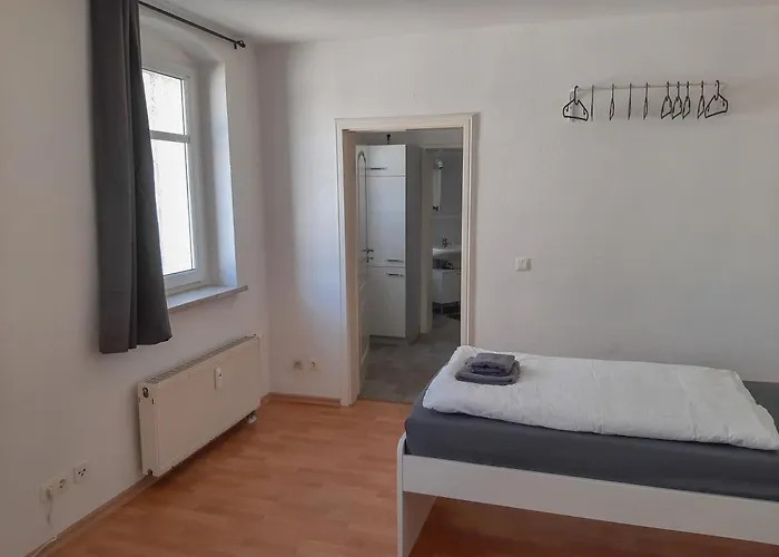 Fusslaeufig Zur Stadt, Smart-tv, Wlan & Platz Fuer Paare & Gruppen * Magdeburg