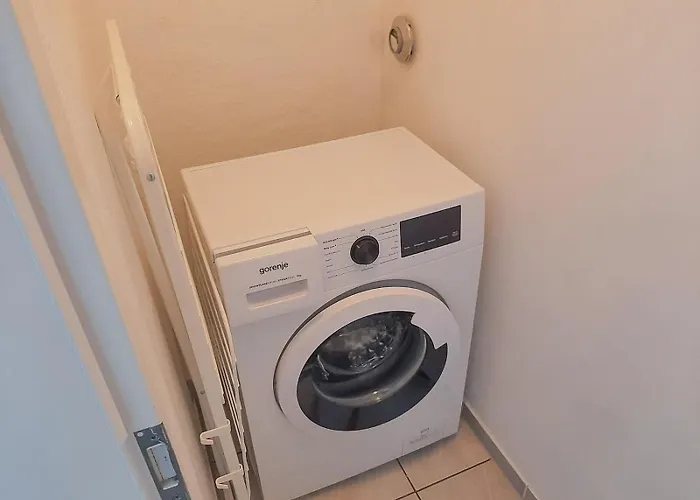 Fusslaeufig Zur Stadt, Smart-tv, Wlan & Platz Fuer Paare & Gruppen