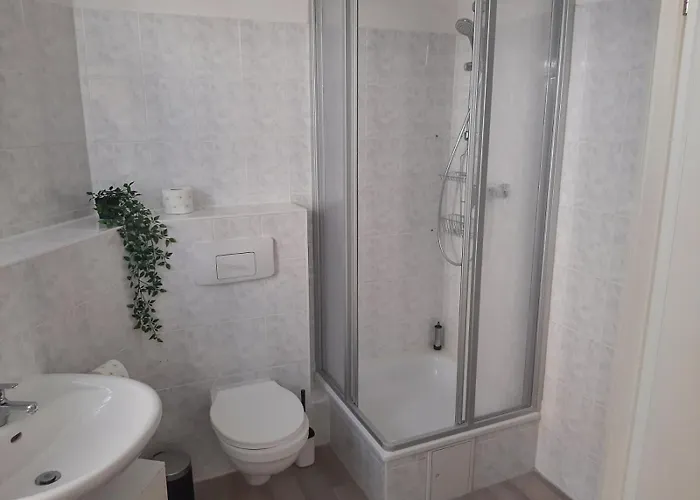 Fusslaeufig Zur Stadt, Smart-tv, Wlan & Platz Fuer Paare & Gruppen * Magdeburg