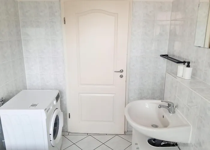 Lägenhet Fusslaeufig Zur Stadt, Smart-tv, Wlan & Platz Fuer Paare & Gruppen