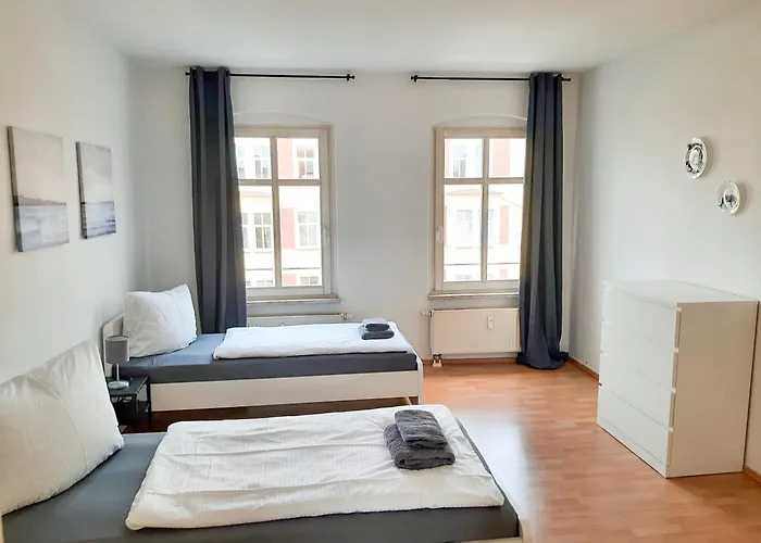 Fusslaeufig Zur Stadt, Smart-tv, Wlan & Platz Fuer Paare & Gruppen Lägenhet