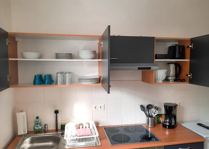 Fusslaeufig Zur Stadt, Smart-tv, Wlan & Platz Fuer Paare & Gruppen Lägenhet *