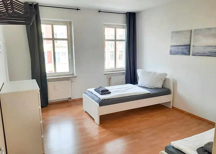 Fusslaeufig Zur Stadt, Smart-tv, Wlan & Platz Fuer Paare & Gruppen Magdeburg