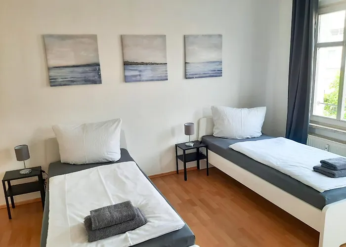 Fusslaeufig Zur Stadt, Smart-tv, Wlan & Platz Fuer Paare & Gruppen Lägenhet *