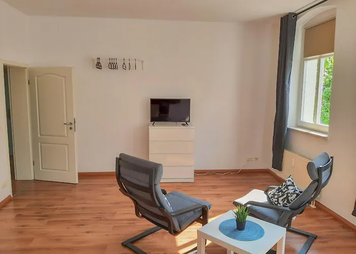 Fusslaeufig Zur Stadt, Smart-tv, Wlan & Platz Fuer Paare & Gruppen Lägenhet *